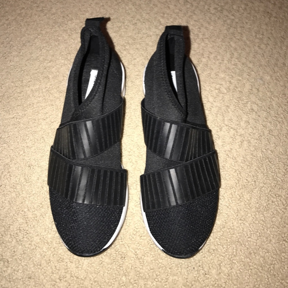STEVE MADDEN SNEAKERS